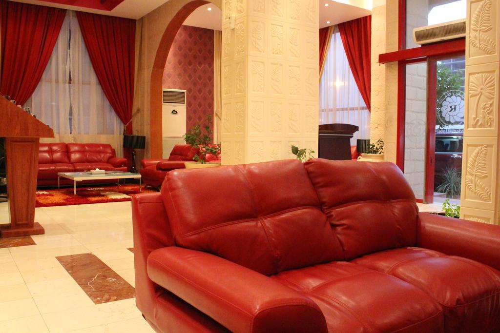 Riviera Hotel Манама Экстерьер фото