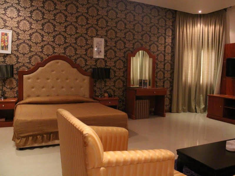 Riviera Hotel Манама Экстерьер фото